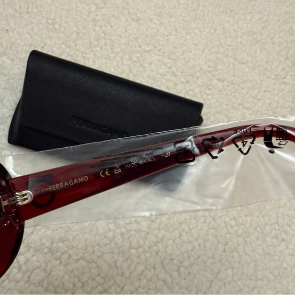 FERRAGAMO Sunglasses BRAND NEW - Picture 6 of 8